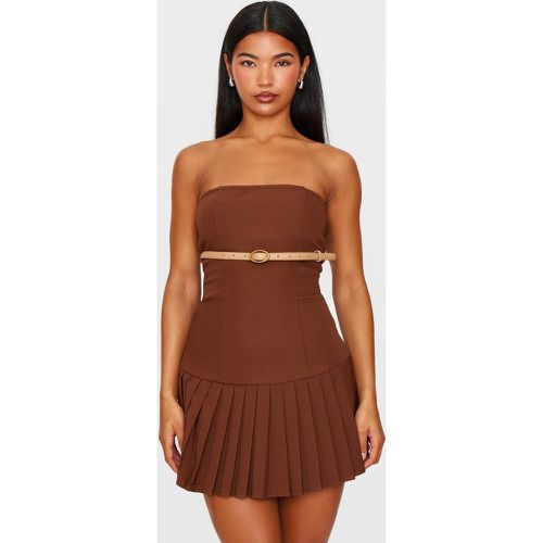 Robe moulante marron chocolat plissée à ceinture - PrettyLittleThing - Modalova