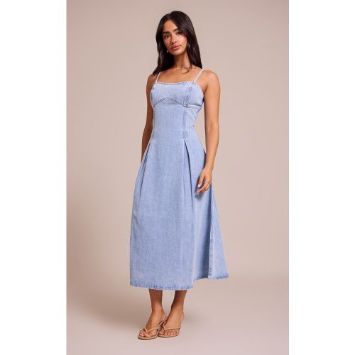 Petite Robe patineuse en jean | Taille 30 - PrettyLittleThing - Modalova