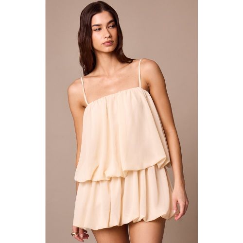 Robe bouffante en mousseline de soie froncée à bretelles fines - PrettyLittleThing - Modalova