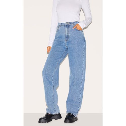 Tall Jean boyfriend moyen bleu délavé à taille haute - PrettyLittleThing - Modalova
