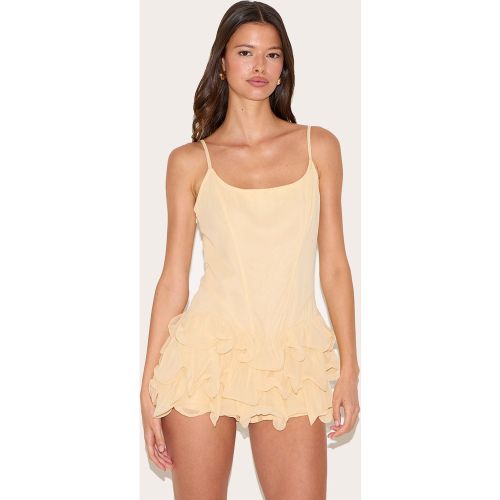Combinaison-short à bretelles en mousseline de soie d' ornée de volants - PrettyLittleThing - Modalova