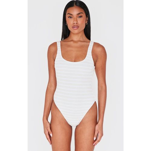 Maillot de bain crêpé à dos nu - PrettyLittleThing - Modalova