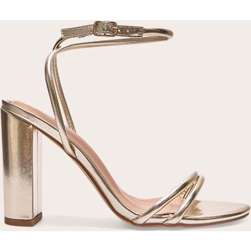 Sandales pointure large en PU métallisé à talon fin carré - PrettyLittleThing - Modalova