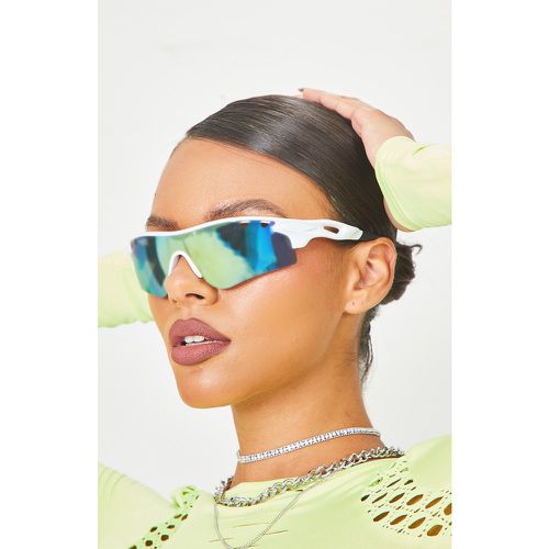 Lunettes de soleil de sport blanches à découpes - PrettyLittleThing - Modalova