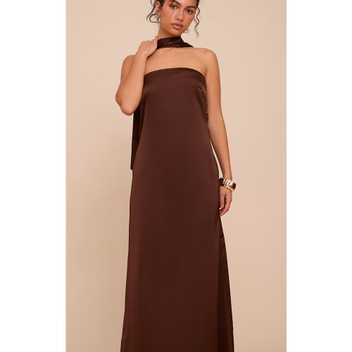 Robe bustier longue satinée à foulard - PrettyLittleThing - Modalova
