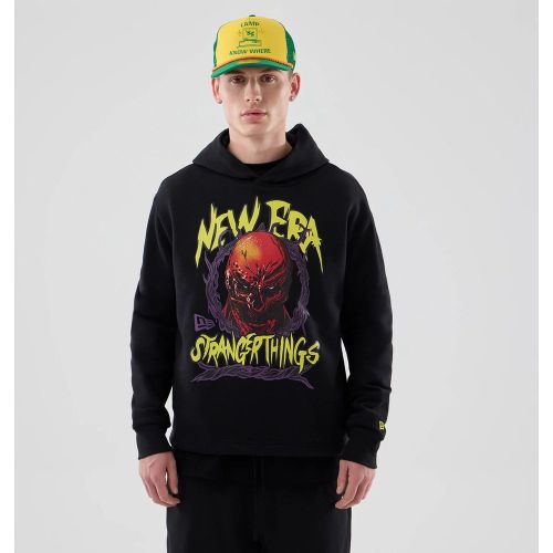 Stranger Things Black Oversized Pullover Hoodie unisex - New Era Cap - Modalova