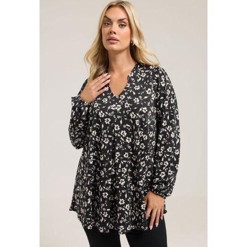 Haut Noir À Fleurs Plissé Sur Le Devant Size 46 - Yours - Modalova