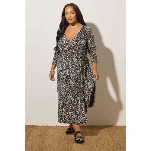 Robe Portefeuille Noire À Imprimé Léopard Grande Taille Size 48 - Yours - Modalova