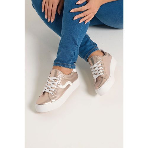 Baskets Dorées En Similicuir, Coupe Extra Large Eeesize 41EEE - Yours - Modalova