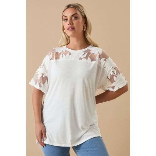 Tshirt Blanc Encolure Brodé Floral En Filet Size 66-68 - Yours - Modalova