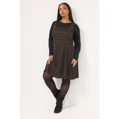 Robe Chasuble À Carreaux Chocolat Size 54-56 - Yours - Modalova