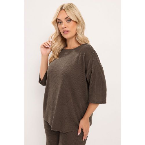 Top Côtelé Marron Chocolat À Détails Cloutés Size 50-52 - Yours - Modalova