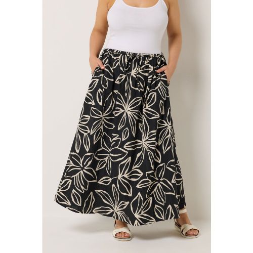 Jupe Longue Texturée Noire À Fleurs Size 46 - Yours - Modalova