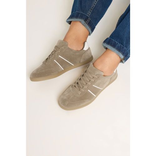 Side Stripe Gum Sole Trainers In Wide E Fit Size 40E - Yours - Modalova