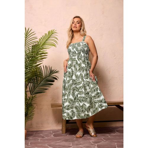 Robe Longue Smockée En Lin À Feuille De Palmier Verte Size 62-64 - Yours - Modalova
