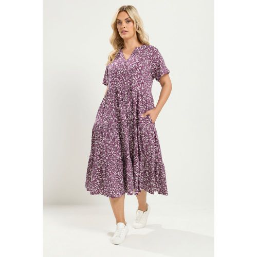 Robe Étagée Violette À Fleurs Size 58-60 - Yours - Modalova