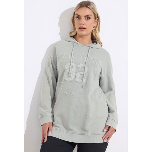 Sweat À Capuche Gris Clair Avec Slogan Brodé « New York » Size 48 - Yours - Modalova