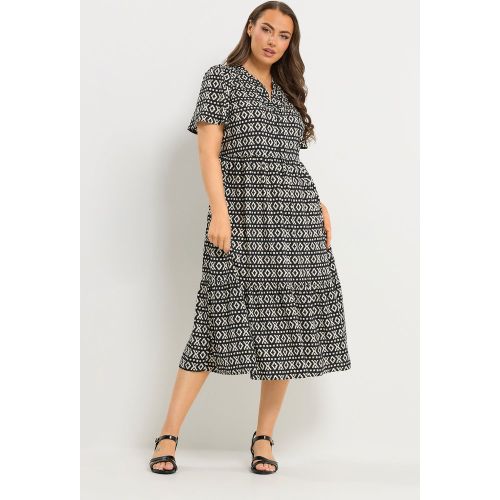 Robe Noire À Imprimé Ikat Avec Demipatte De Boutonnage Size 58-60 - Yours - Modalova