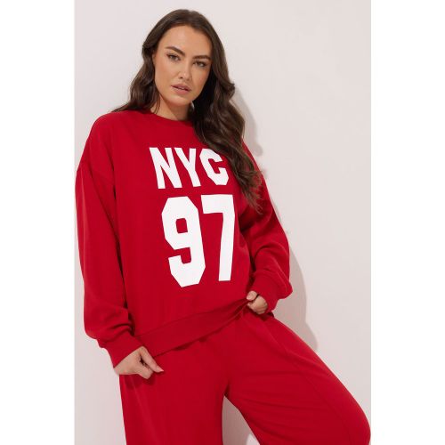 Sweatshirt Rouge À Slogan « Nyc 97 » Size 48 - Yours - Modalova
