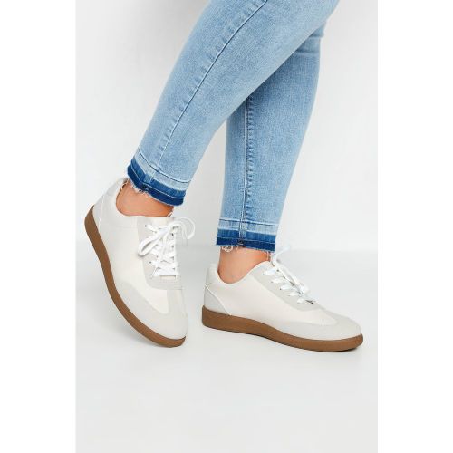 Tennis Blanches Rétro Pieds Extra Larges Eee Size 38EEE - Yours - Modalova