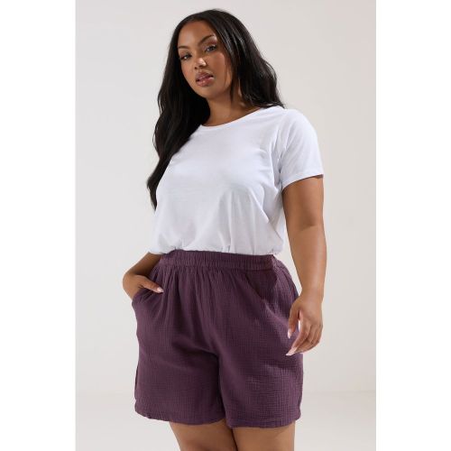 Short Pourpre Gauffré À Poches Size 50-52 - Yours - Modalova
