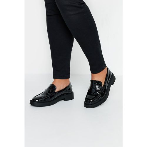 Black Patent Chunky Loafers In Wide E Fit - Yours - Modalova