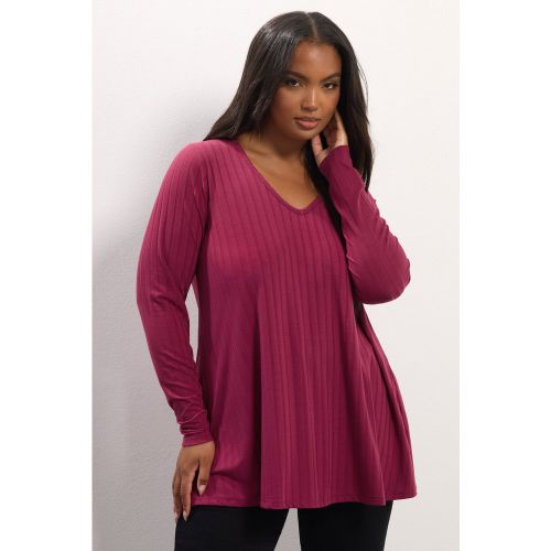 Tshirt Côtelé Rose Foncésize 62-64 - Yours - Modalova