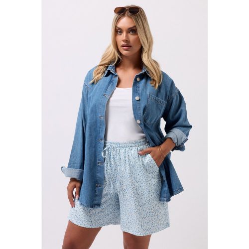 Short Texturé Bleu À Petites Fleurs Size 48 - Yours - Modalova