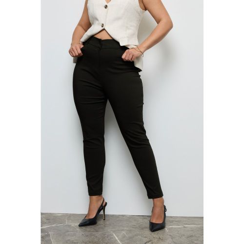 Pantalon Stretch Noir Coupe Droite Size 62-64 - Yours - Modalova