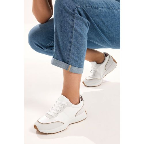 Baskets De Course Blanches En Similicuir Coupe Extra Large Eeesize 40EEE - Yours - Modalova