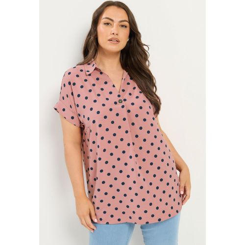 Chemise Rose À Pois Plissée Sur Le Devant Size 44 - Yours - Modalova