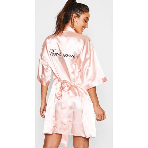 Robe De Chambre Satinée À Inscription Bridesmaid - /Coquille D'Œuf - M, /Coquille D'Œuf - boohoo - Modalova