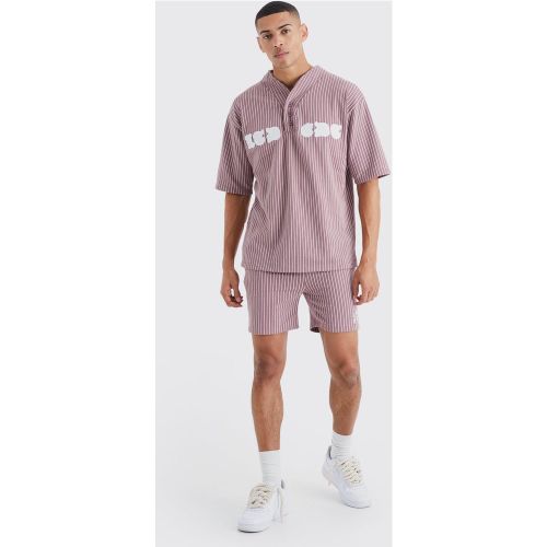 Ensemble oversize de baseball à rayures fines avec polo et short - S - Boohooman - Modalova