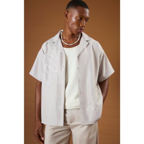 Chemise oversize satinée à manches courtes - S - Boohooman - Modalova