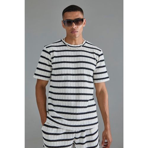 Core Fit Textured Striped T-shirt - Boohooman - Modalova