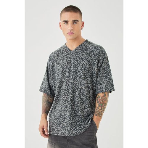 T-shirt oversize à col V et imprimé léopard - L - Boohooman - Modalova