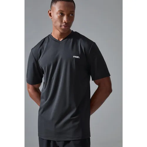 T-shirt de sport performance à col V - MAN homme - S - Boohooman - Modalova