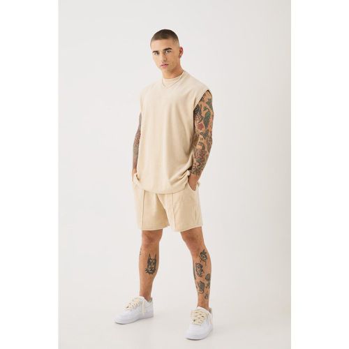 Man Velour Oversized vest & Pinktuck Shorts Set - Boohooman - Modalova