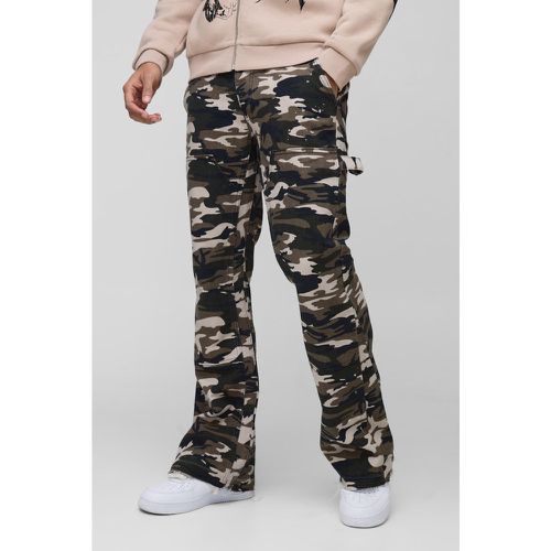 Jean flare à bords bruts et imprimé camouflage - 28R - Boohooman - Modalova