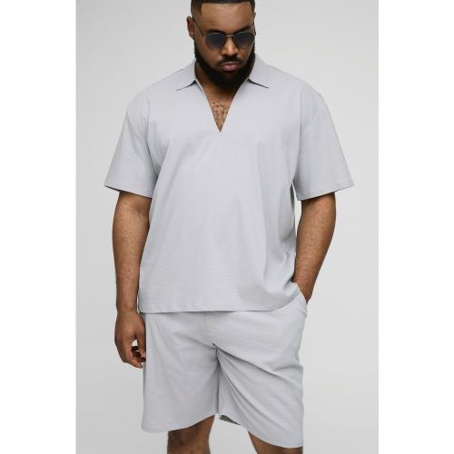 Grande taille - Ensemble avec chemise oversize à col V et short - XXXL - Boohooman - Modalova