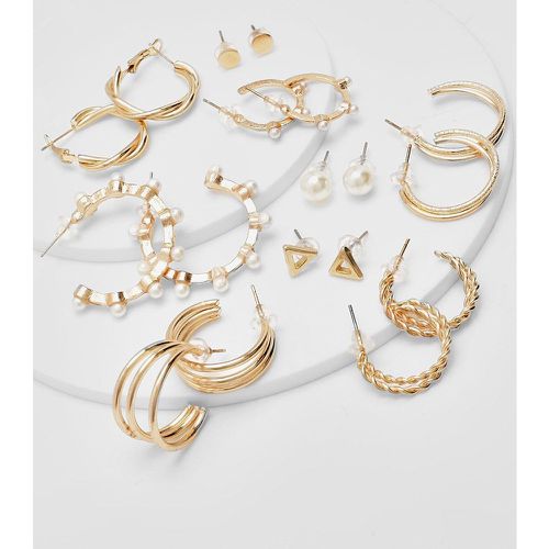 Lot De 9 Paires De Boucles D'Oreilles Dorées À Perles Fantaisie - One Size - boohoo - Modalova