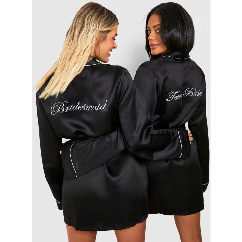 Robe De Chambre Satinée À Inscription Bridesmaid - 34 - boohoo - Modalova