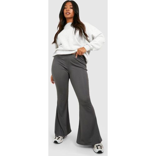 Grande Taille - Pantalon Flare Côtelé - 44 - boohoo - Modalova