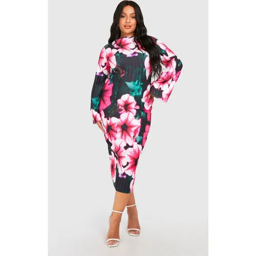 Plus" Plisse Floral Print Flare Sleeve Midaxi Dress - boohoo - Modalova
