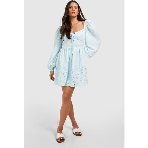 Robe Courte Brodée À Col Carré - 38 - boohoo - Modalova