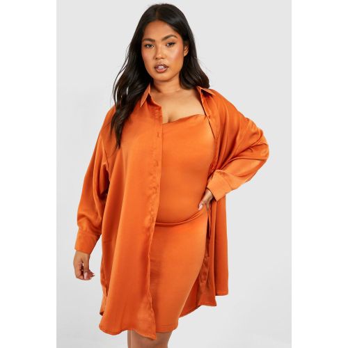 Grande Taille - Robe Nuisette Satinée Et Chemise Satinée 2 En 1 - 44 - boohoo - Modalova