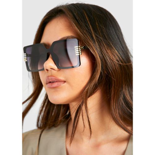 Oversized Metal Trim Sunglasses - boohoo - Modalova