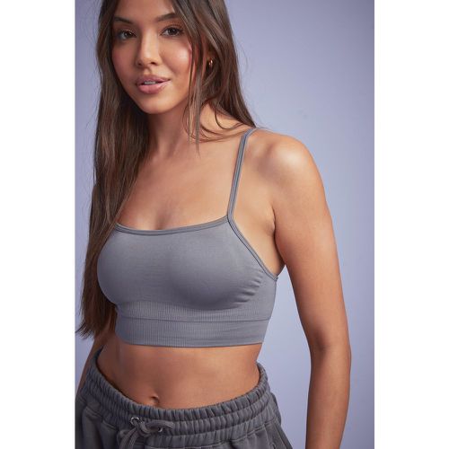 Brassière De Sport Rembourrée Côtelée Sans Coutures - L - boohoo - Modalova