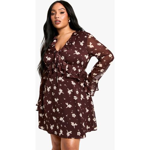 Grande Taille - Robe Babydoll Fleurie En Mousseline De Soie - 44 - boohoo - Modalova