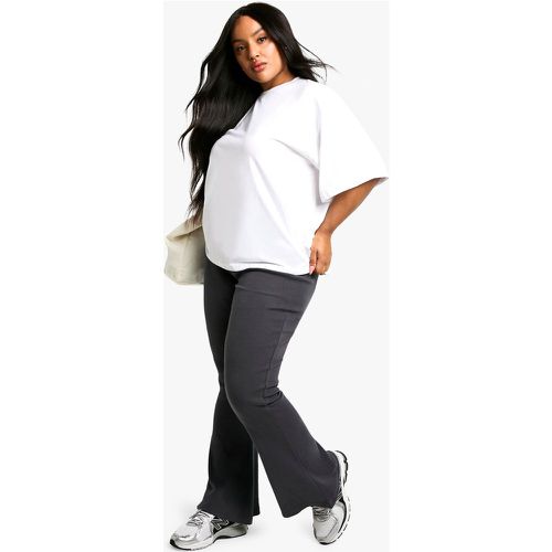 Grande Taille - Pantalon Flare Côtelé - 46 - boohoo - Modalova